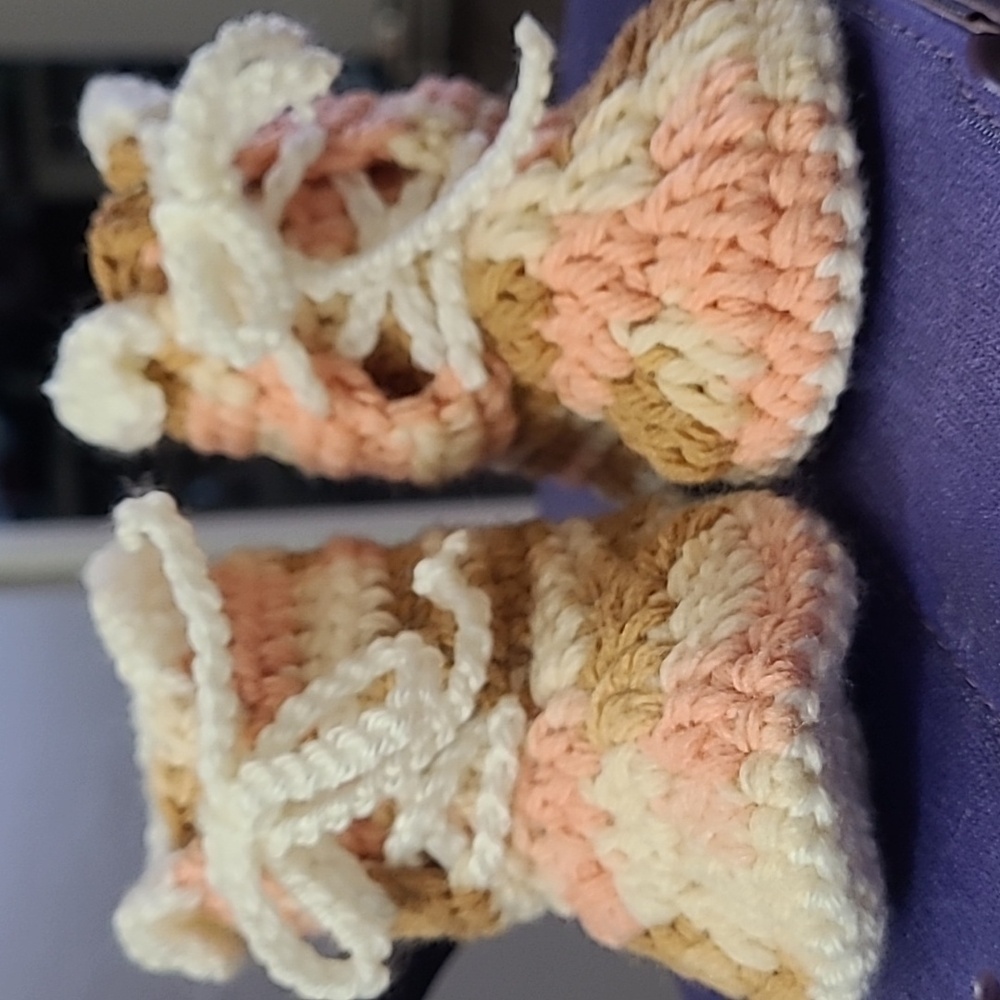 Baby hiking booties (6-12 mos)